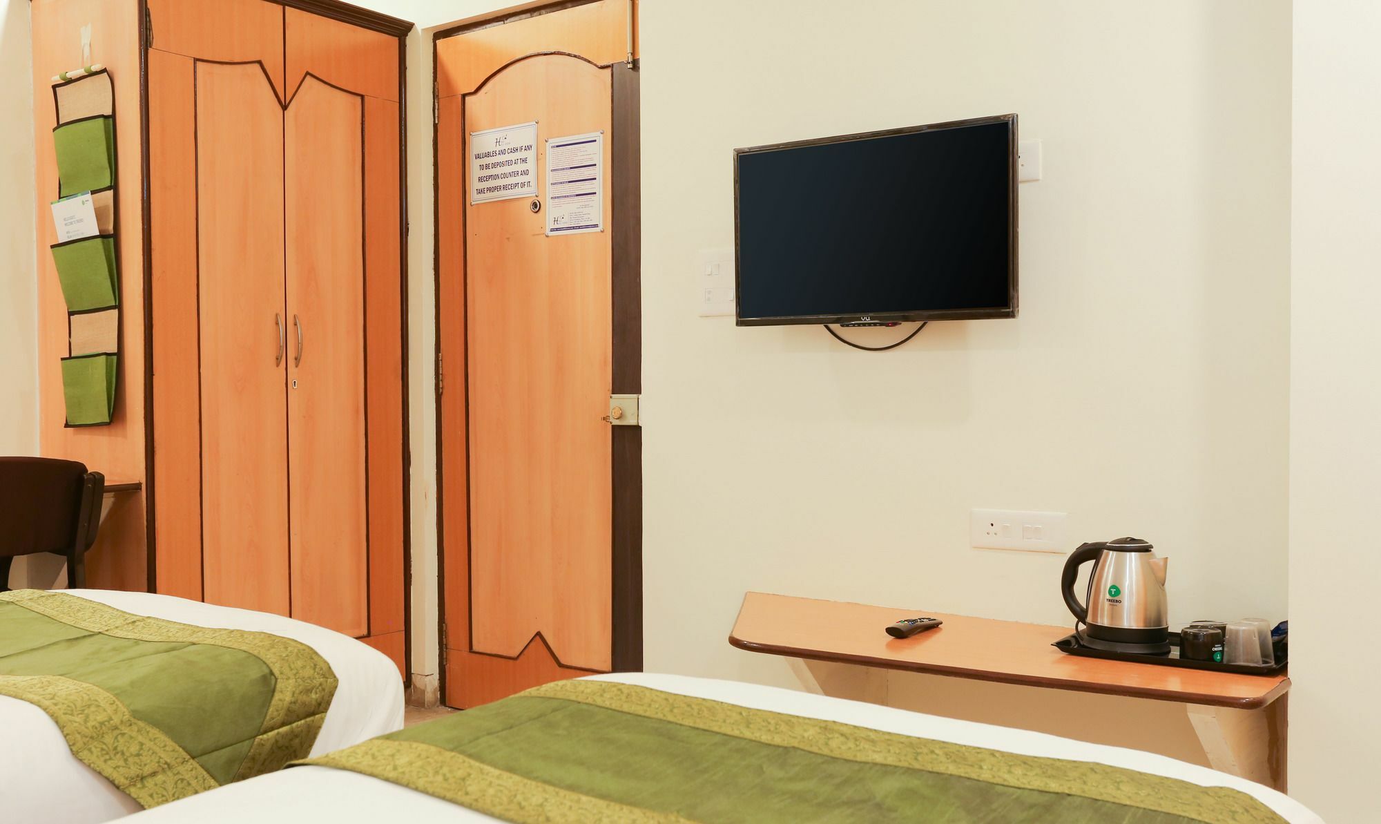 Itsy Hotels Hill View Ex Пюн Екстериор снимка