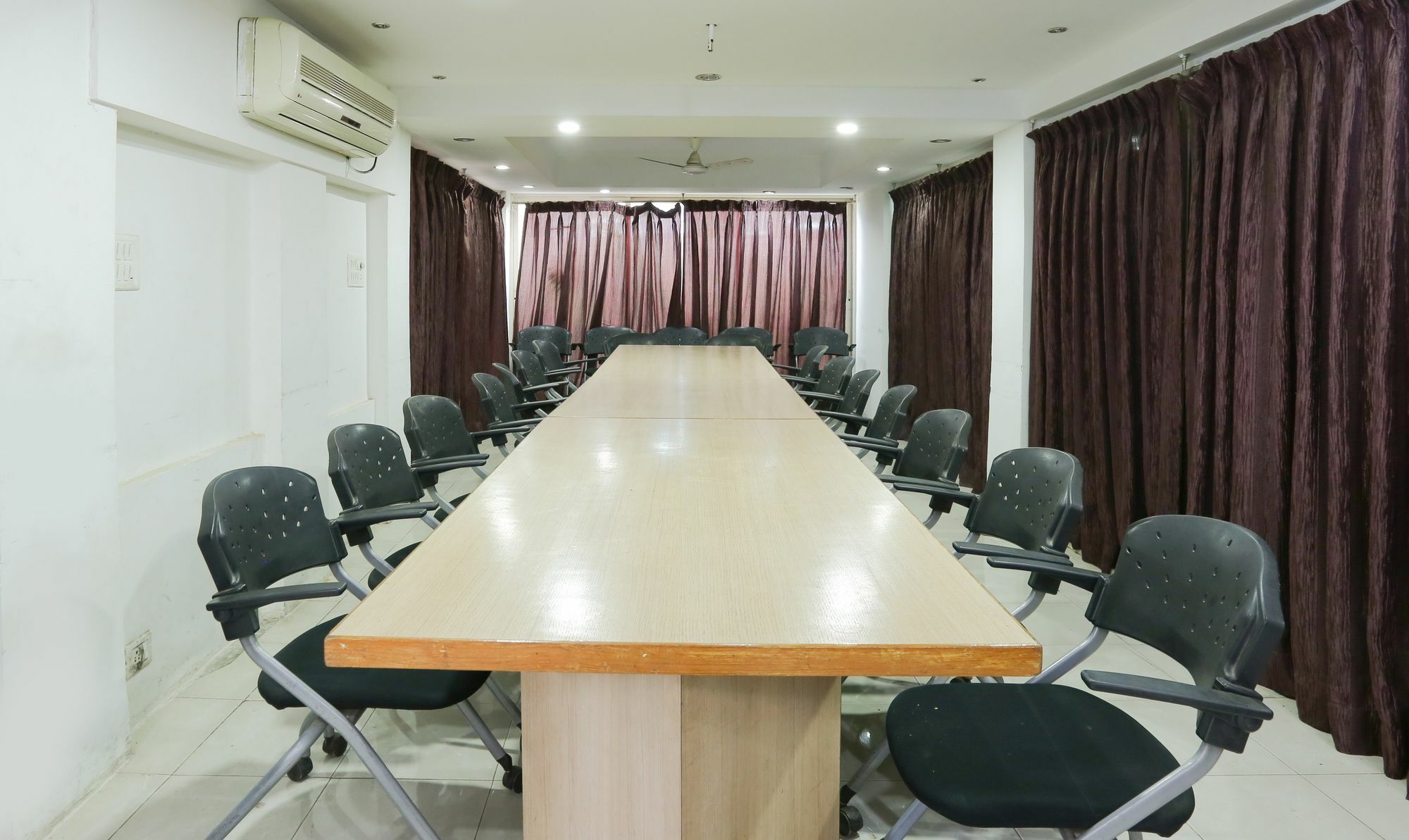 Itsy Hotels Hill View Ex Пюн Екстериор снимка