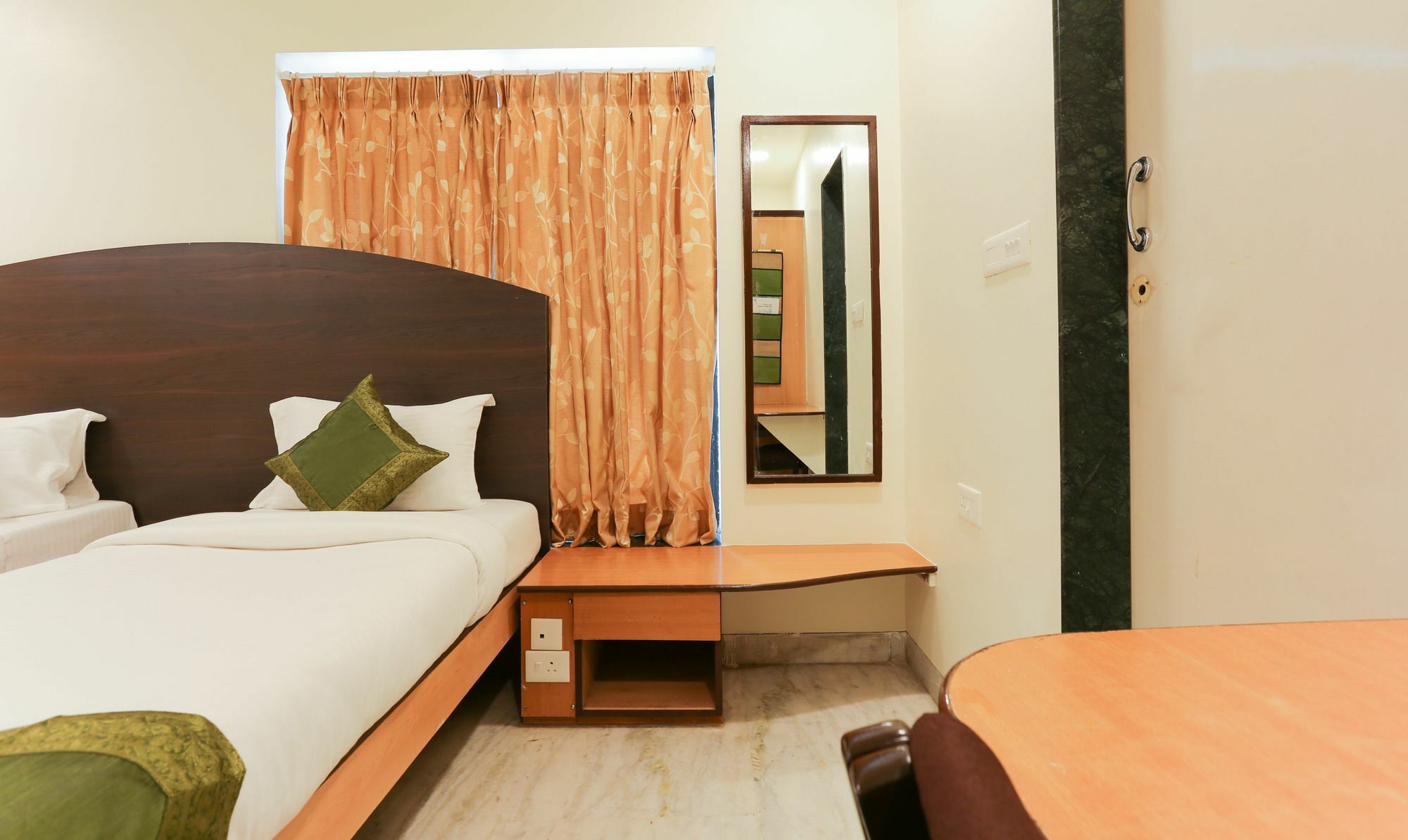 Itsy Hotels Hill View Ex Пюн Екстериор снимка