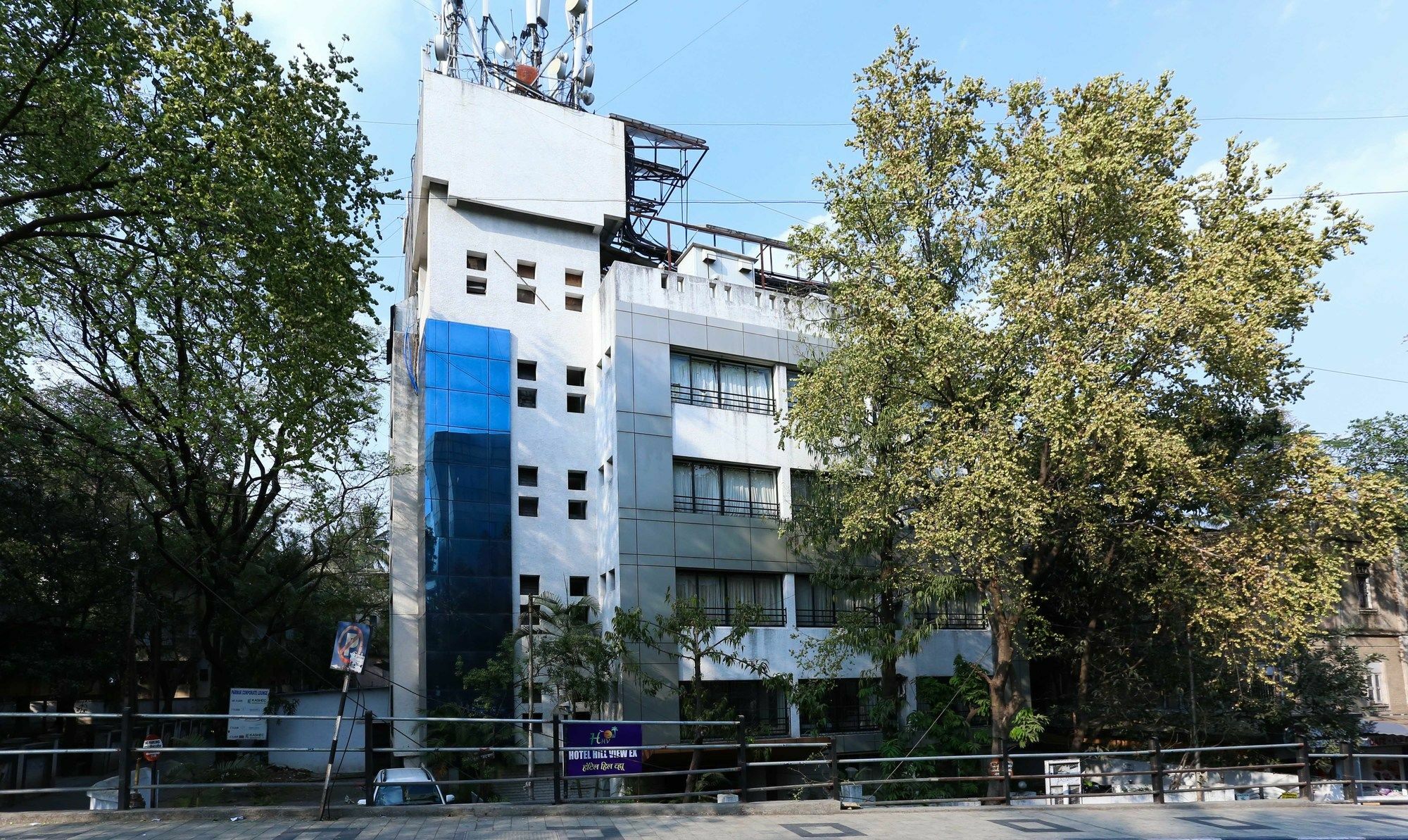 Itsy Hotels Hill View Ex Пюн Екстериор снимка