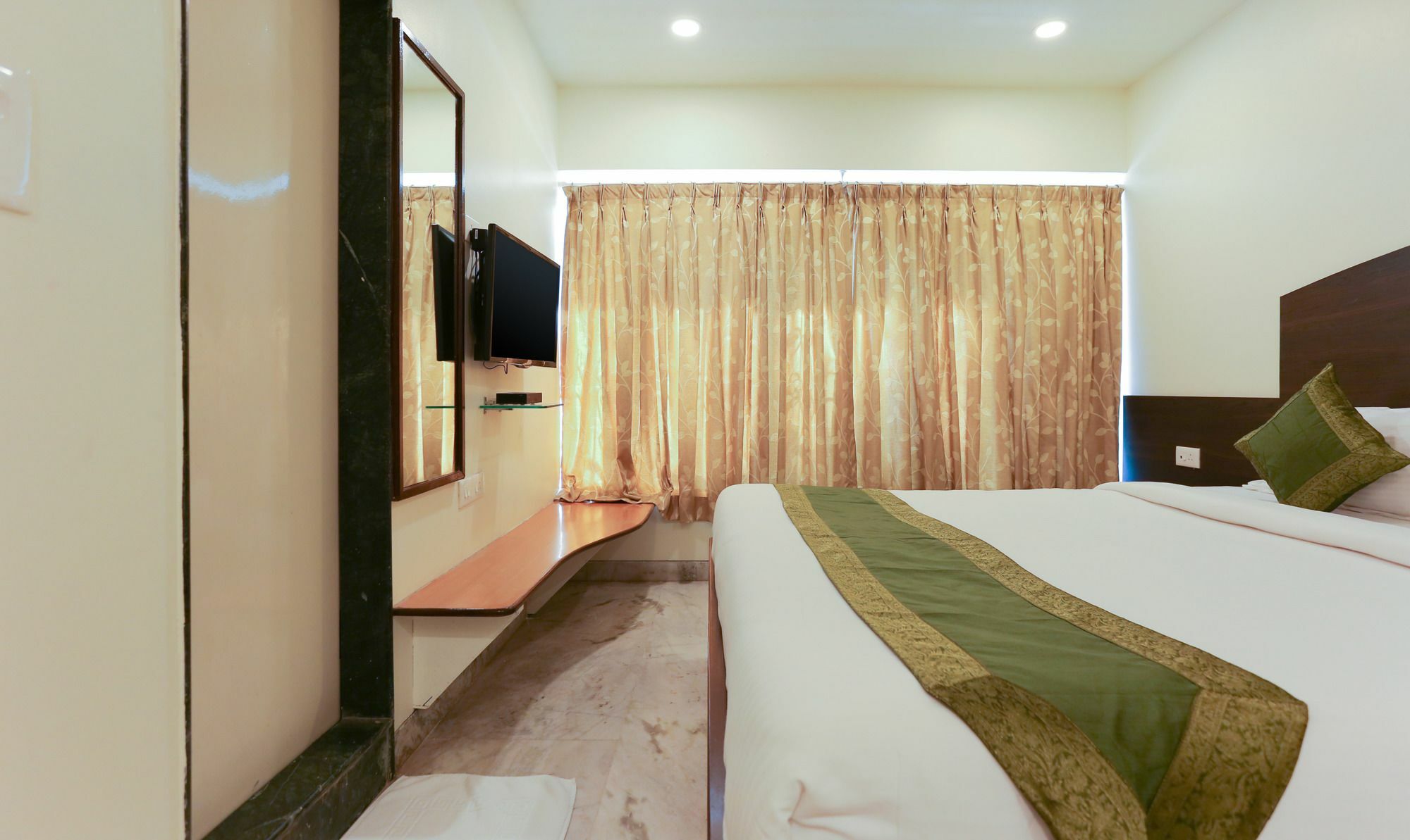 Itsy Hotels Hill View Ex Пюн Екстериор снимка